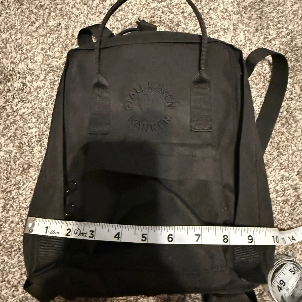 Fjallraven Kånken Classic Black Backpack - Picture 5 of 6